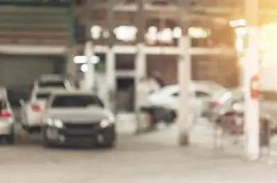 garage avec voitures