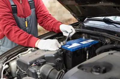 Batterie de voiture déchargée : causes et solutions pour l'éviter