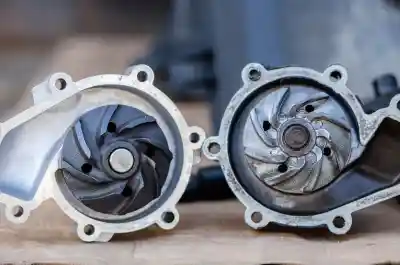 Pompe à eau de voiture : tout ce qu'il faut savoir