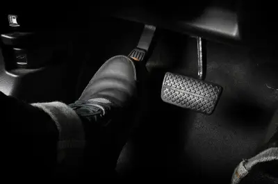 Embrayage qui patine : découvrez les causes et solutions rapides