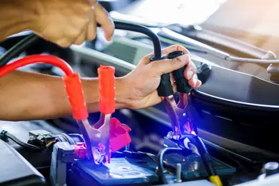 Recharger sa batterie de voiture avec un câble