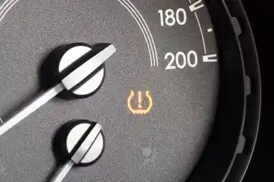 Que faire si le voyant de pression des pneus s'allume ?