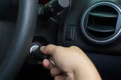 Tester le bon fonctionnement du démarreur de voiture