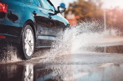 L’aquaplaning en voiture : qu’est-ce que c'est ?