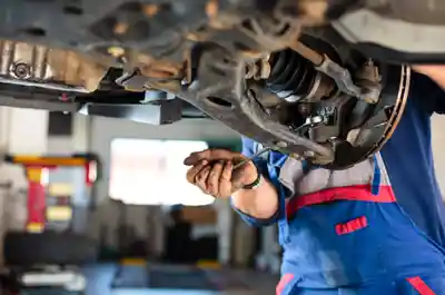 Symptômes et coût d’une panne de la rotule de suspension