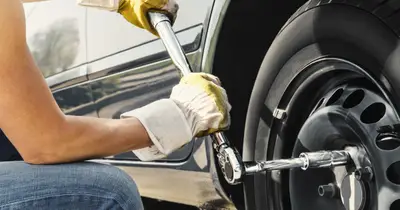 Démonter un pneu de voiture et comment faire changer ses pneus