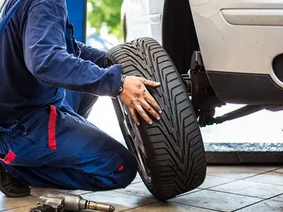 Démonter pneu voiture