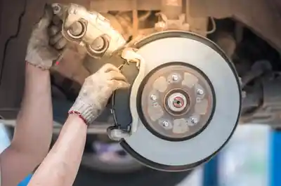 Changement des plaquettes de frein et disques sur Citroën : un devis au juste prix