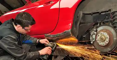 Carrosserie renovatie : een offerte aangepast aan de beste prijs !