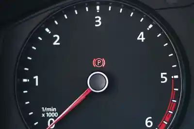 Causes du dysfonctionnement du voyant frein à main et solutions