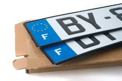 plaque d'immatriculation de voiture