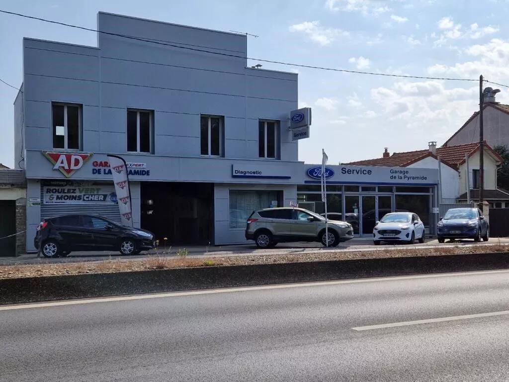 Photo de Garage de la Pyramide