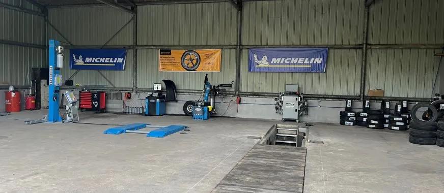 Photo de GARAGE SAS JADOR PNEUS